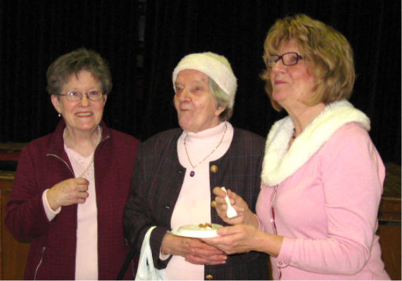 Iris Percy with her daughters Jane and .